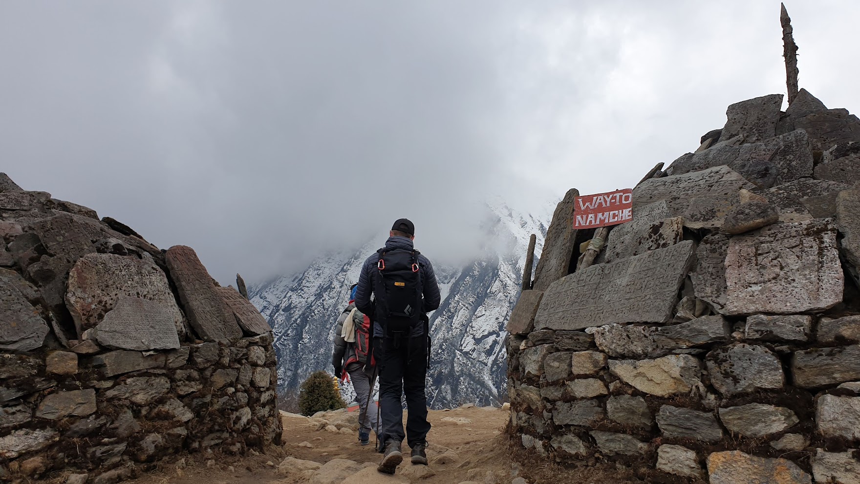sign: way to namche
